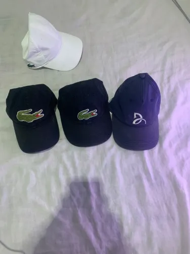 3 bonés baratos
