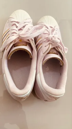 Tênis adidas