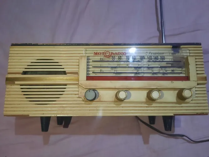 Rádio motorola 3 faixas década de 70