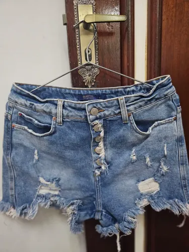 Short jeans