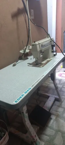 Máquina de costura