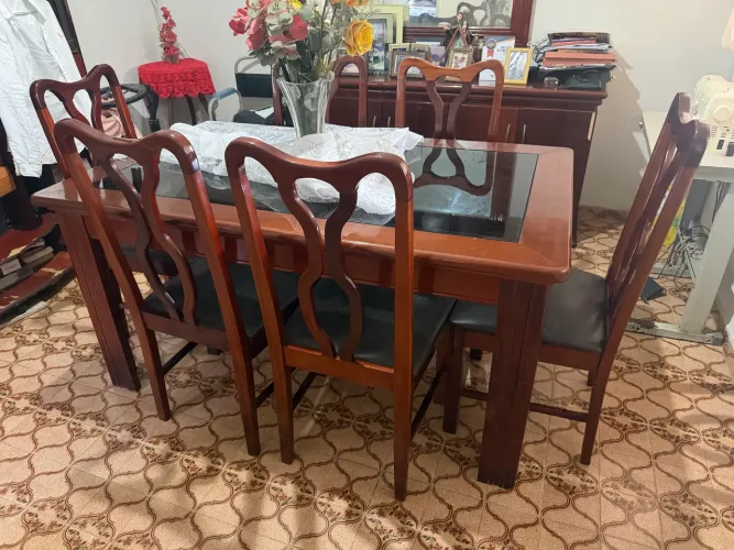 Mesa de jantar madeira maciça 6 lugares