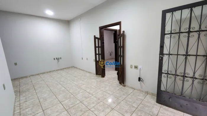 Casa com 3 dormitórios para alugar, 100 m² por R$ 2.000,00/mês - Mercês - Uberaba/MG
