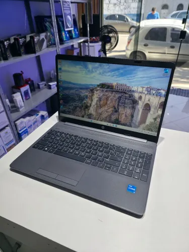 Notebook HP 250R G9 i5(12° geração)+8gb ram +256SSD Tela 15,6