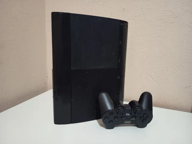 Playstation 3 (MUITO PRESERVADO)