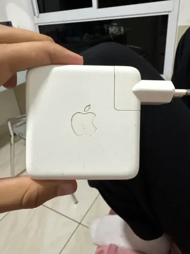 Cabeça de carregador de MacBook 