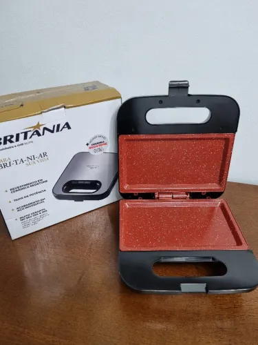 Sanduicheira e Grill Britânia 2 em 1, 750W - Volt 110 ou 220 (não é bivolt) - Nova