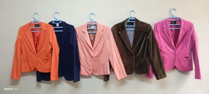 LOTE C/5 CASACOS FEMININOS M/40