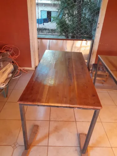 Mesa estilo industrial