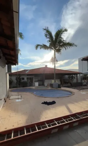 Casa Alto Padrão com Lazer Completo | 5 Quartos | 720m²