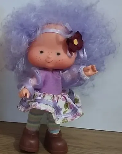 Boneca Moranguinho Violeta