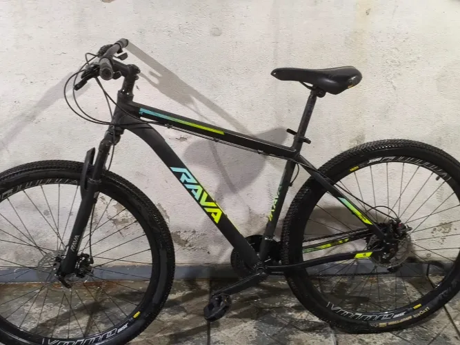 Bicicleta aro 29 RAVA, toda Shimano em perfeito estado pronto para uso 