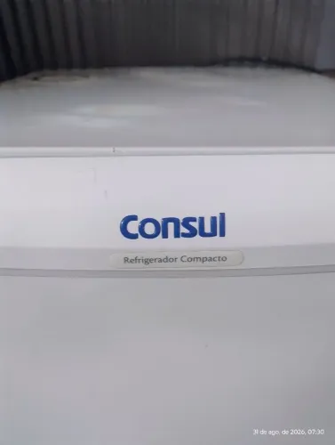 Refrigerador compacto Consul 120 frigobar multiuso