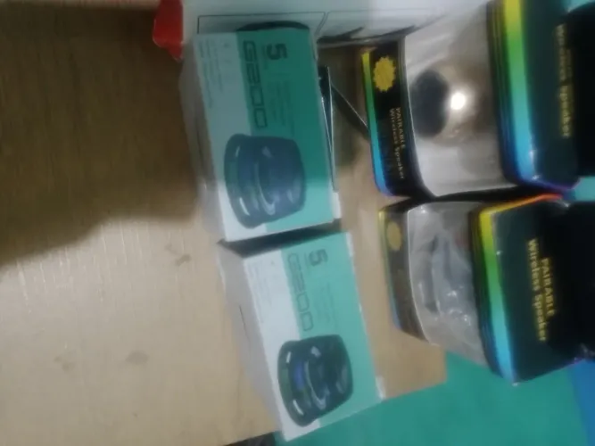 Vendo fones e caixinhas de som