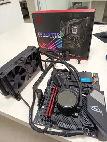 Kit Upgrade Entusiasta: i7-10700K | ROG Strix Z490-F Gaming | 32GB | Water Cooler NZXT