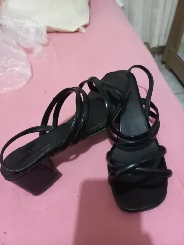 Sandalia preta 38