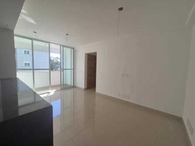 Apartamento novo 02 quartos com varanda, 02 vagas Bairro Carlos Prates.