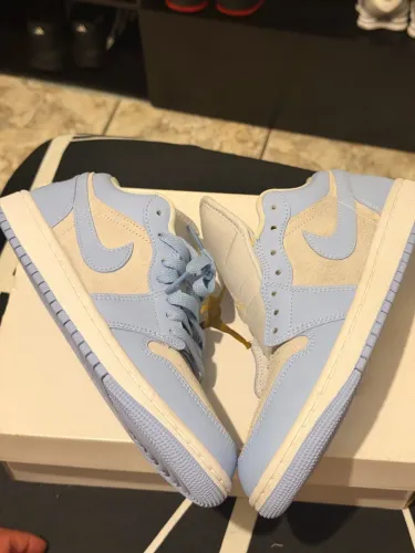 Jordan 1 - tamanho 36 original novo detalhe leia