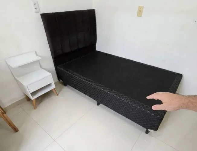 Quarto Completo Solteiro Madesa: Guarda-Roupa 100% MDF + Cama Box + Mesa Cabeceira