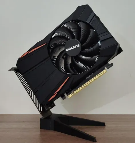 Vendo - Placa de Vídeo GeForce® Nvidia GTX 1050 2G Gigabyte