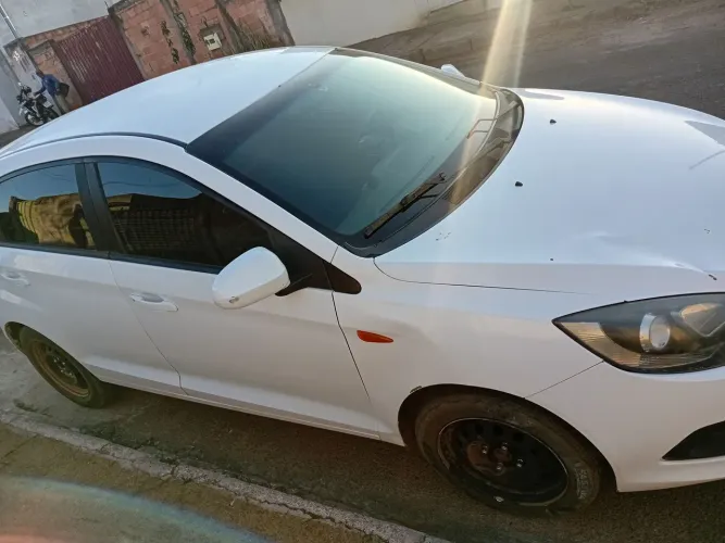 Chery Celer Hatch 1.5 16V Flex 5P 2015
