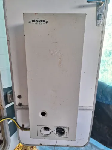 Aquecedor de Ambiente a Gás Clover TB-2.0 (Tiro Balanceado) - Trailer / Motorhome