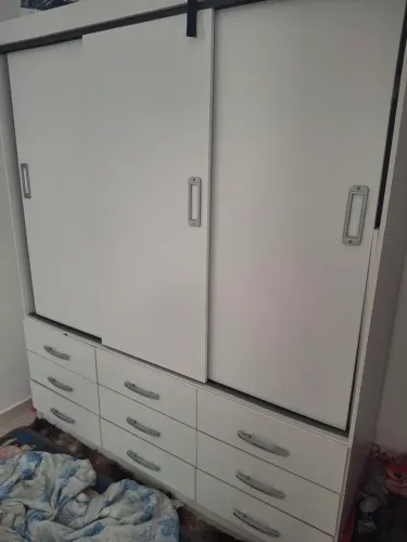 Guardo roupa infantil 