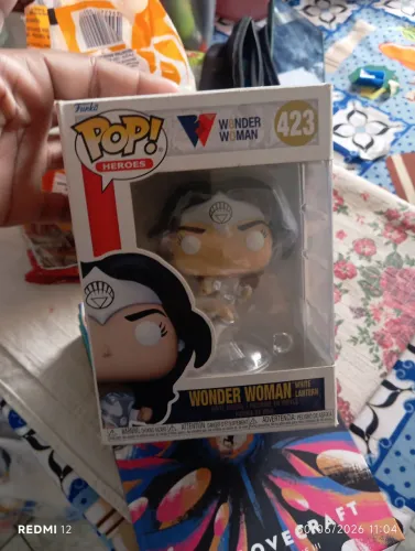 Funko pop mulher maravilha lanterna branca