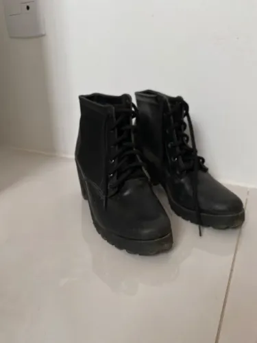 Coturno preto 