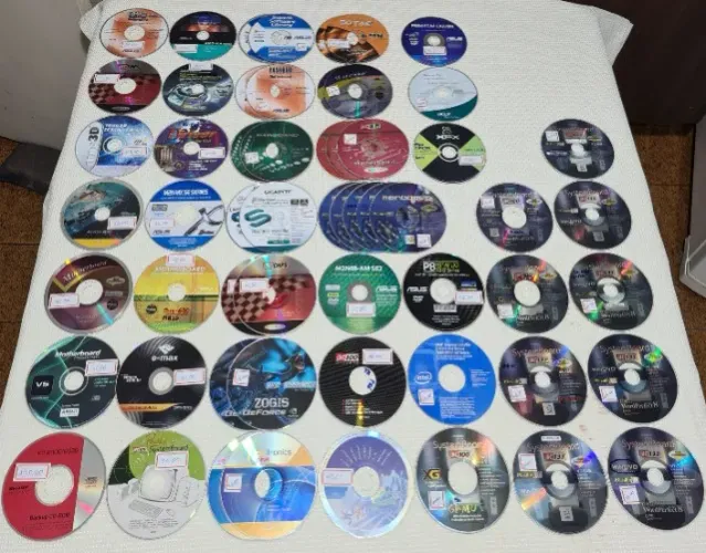 Cd's Antigos de placas mãe - Lote de 58 unid. (SP)