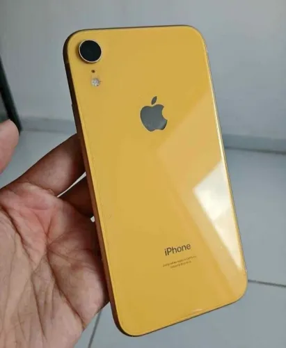 iPhone XR yello