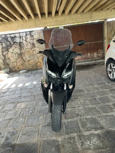 Yamaha xmax 250 em estado de nova 