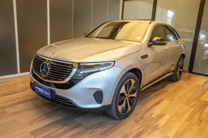 Mercedes-Benz EQC 400 4matic 408cv (elétrico) 2020
