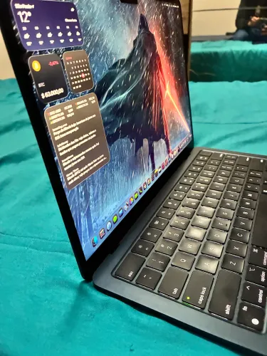 MacBook Air M2 8gb ram
