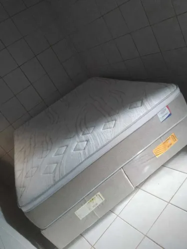 Cama Box queem