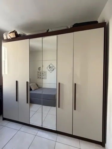Guarda-roupa 