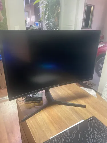 Monitor gamer curvo samsung c27fg73fql