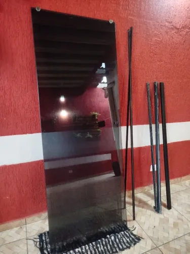 Box de vidro escuro