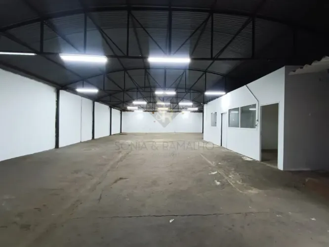 Galpão comercial para locação com 222,30m² de área útil no bairro Centro, em Ribeirão Pret
