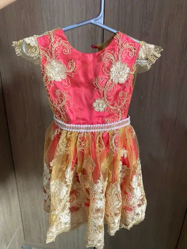 Vestido princesa pink com dourado