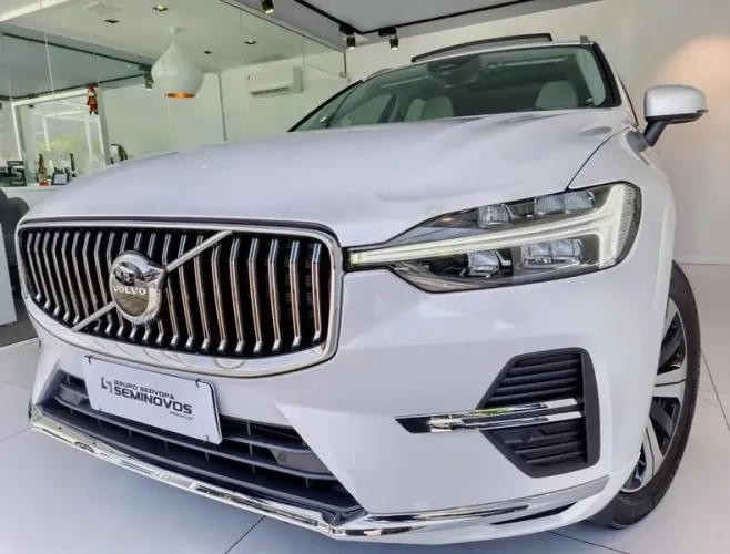 Volvo XC-60 T-8 Plus 2.0 AWD (híbrido) 2025