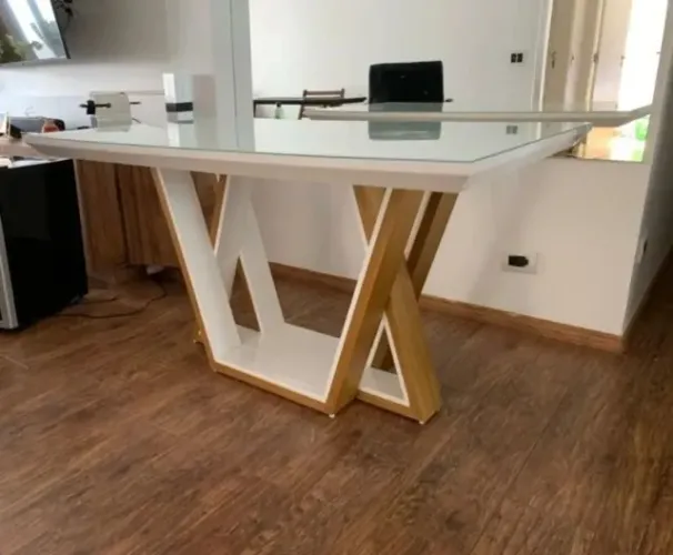 Mesa de Jantar Tampo de Vidro Laca