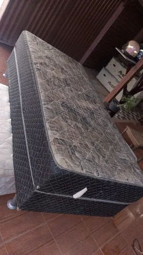 Vendo essa cama box solteiro