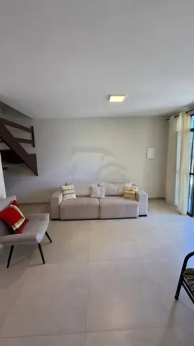 Condomínio Stella Mares: Casa Duplex com 2 Suítes, 2 Varandas e Piscina