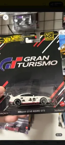 Hot Wheels premium GTR Gran Center