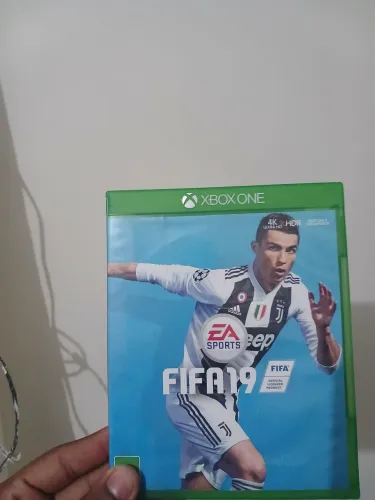 Vendo fifa 2017 novo
