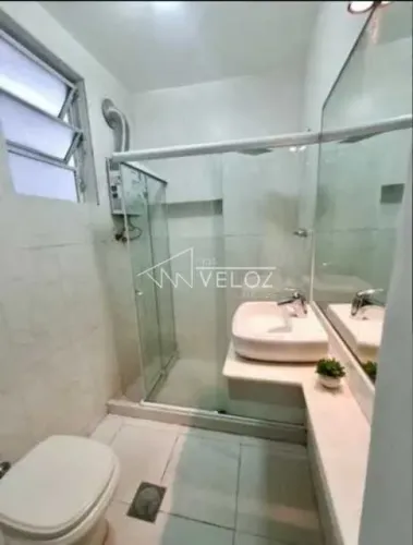 Apartamento - / Residencial / Glória
