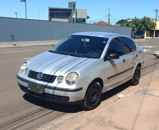 Volkswagen Polo Sedan 1.6 MI Total Flex 8V 4P 2006