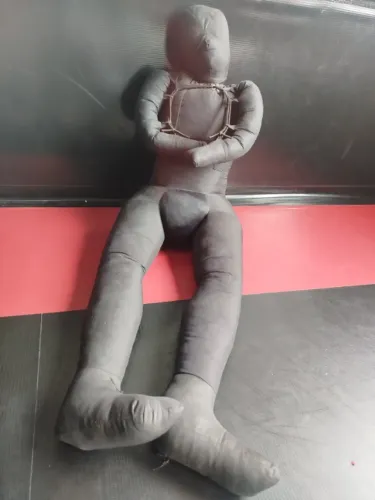 Boneco de treino jiu-jitsu