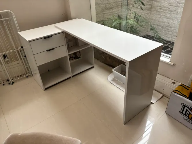 MESA ESCRITÓRIO EM L NOVA, NUNCA USADA